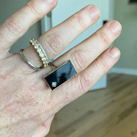 Art Deco Onyx and Diamond Ring - Picture 4 of 7